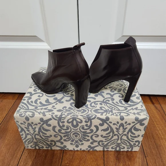 VINTAGE Gucci Chocolate Brown Ankle Booties Slip On Size 8M - Picture 5 of 8